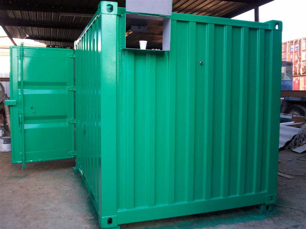 10' shipping container with green paint